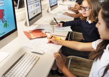 Future Education Technology: How Interactive Displays Are Shaping Teaching