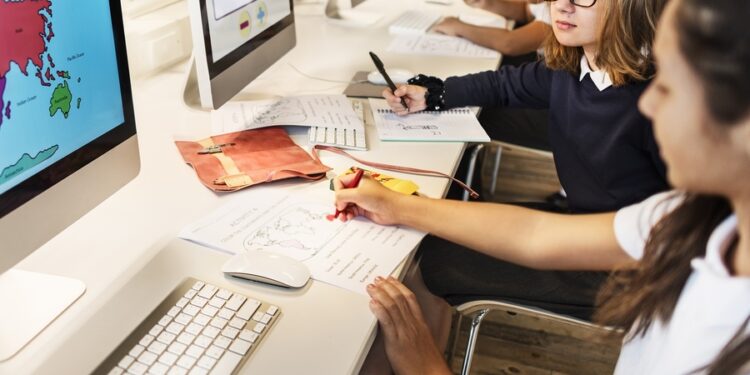 Future Education Technology: How Interactive Displays Are Shaping Teaching
