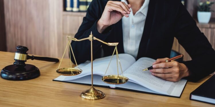 7 Questions You Should Ask When Hiring a Criminal Case Defense Lawyer