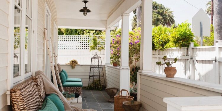 How to Build Your Own Wooden Veranda on a Tight Budget – 2024 Guide