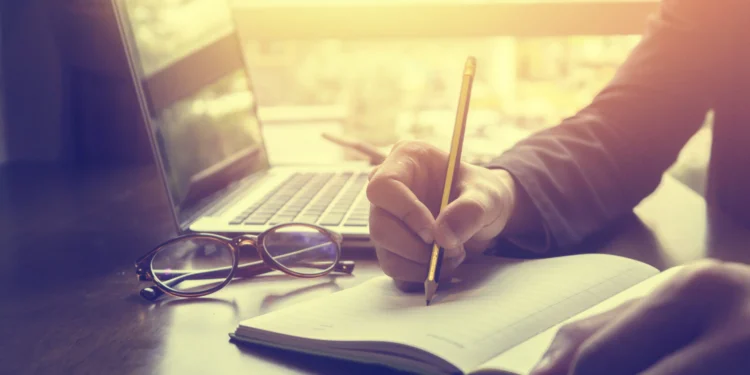 What is the Minimum Word Count for a Short Essay?